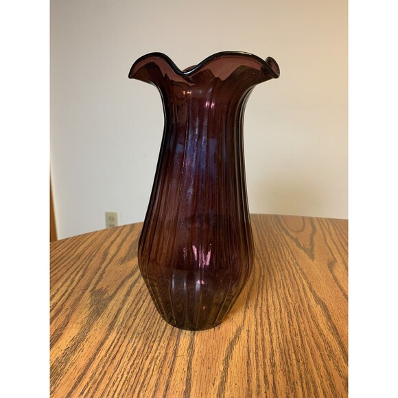 Purple Amethyst Glass Ribbed Vase 10” Tall 5” Wide Flower Pot Planter Beautiful - Picture 1 of 6